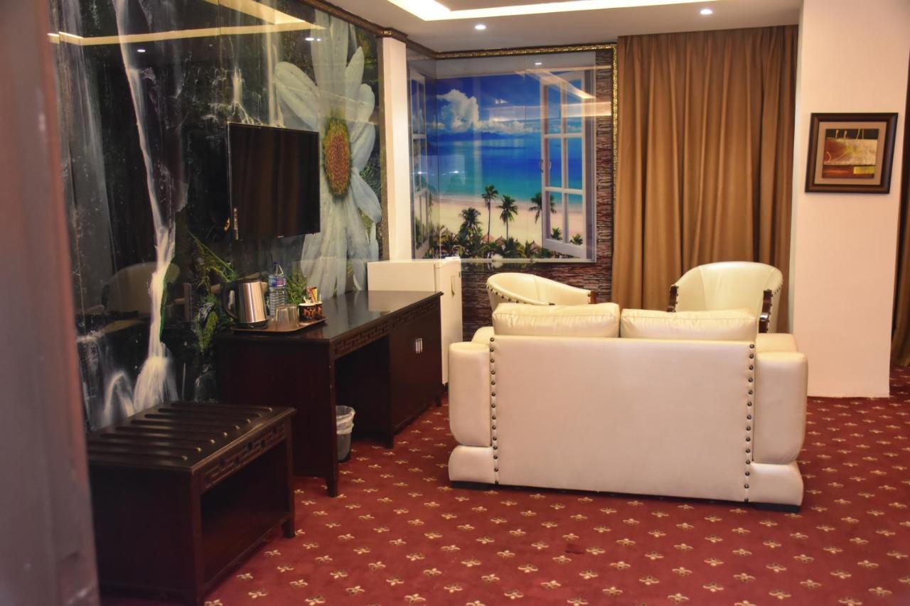 Madison Hotel Amman Bagian luar foto