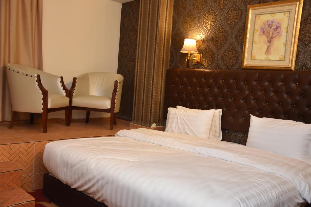 Madison Hotel Amman Bagian luar foto