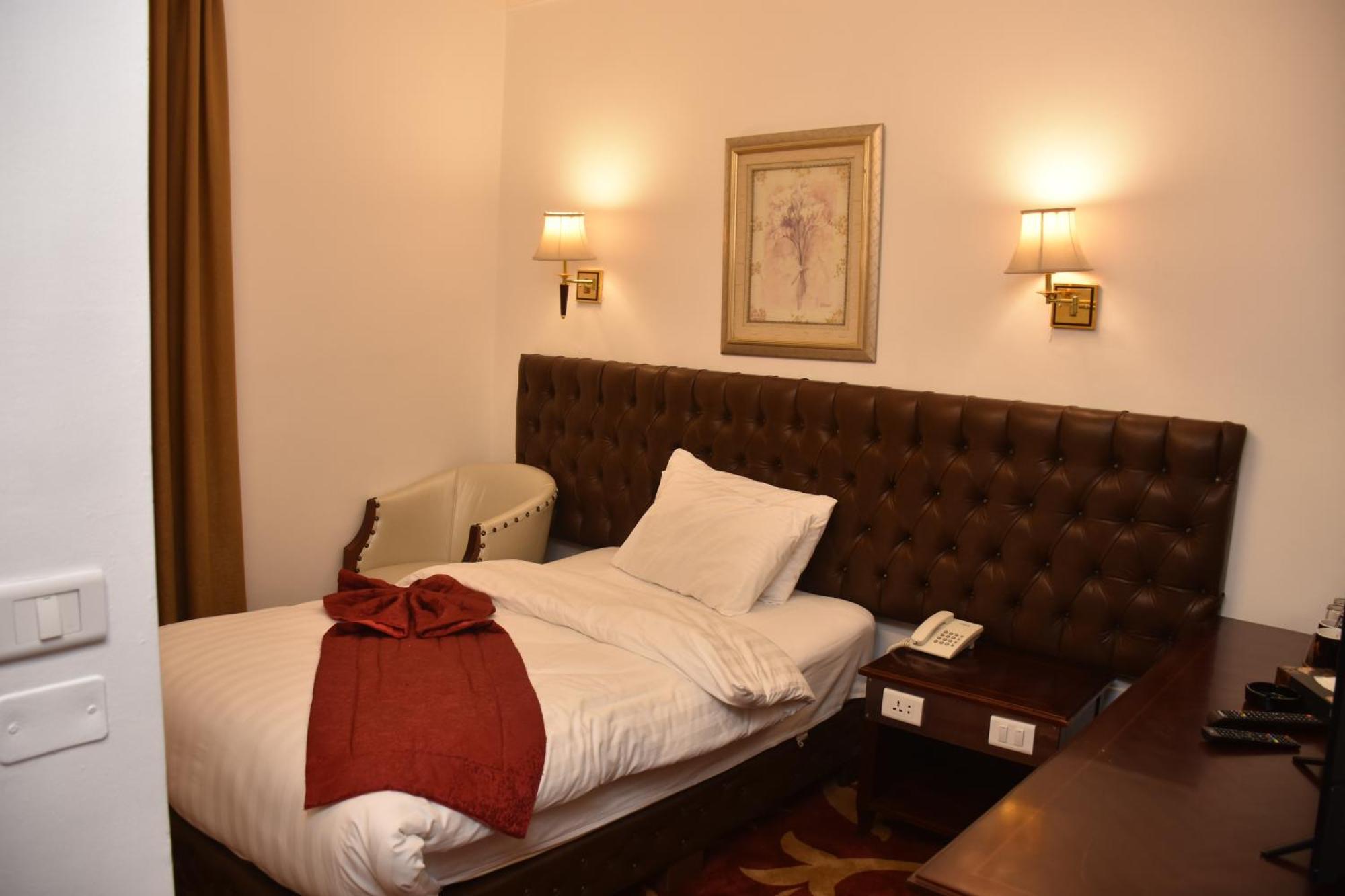 Madison Hotel Amman Bagian luar foto