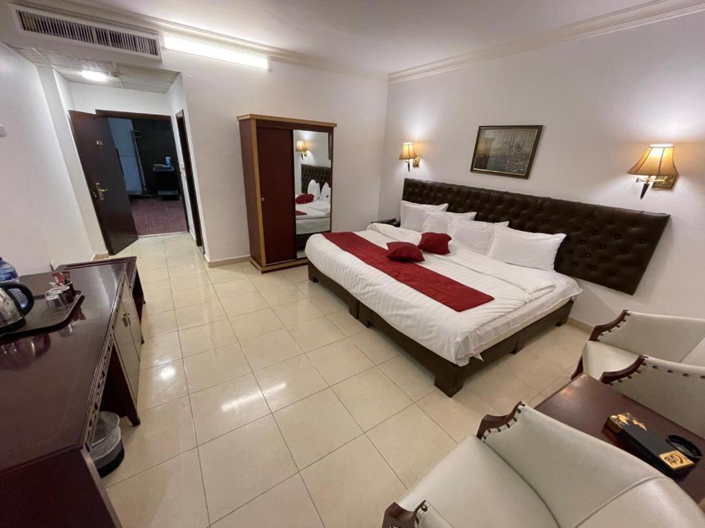 Madison Hotel Amman Bagian luar foto
