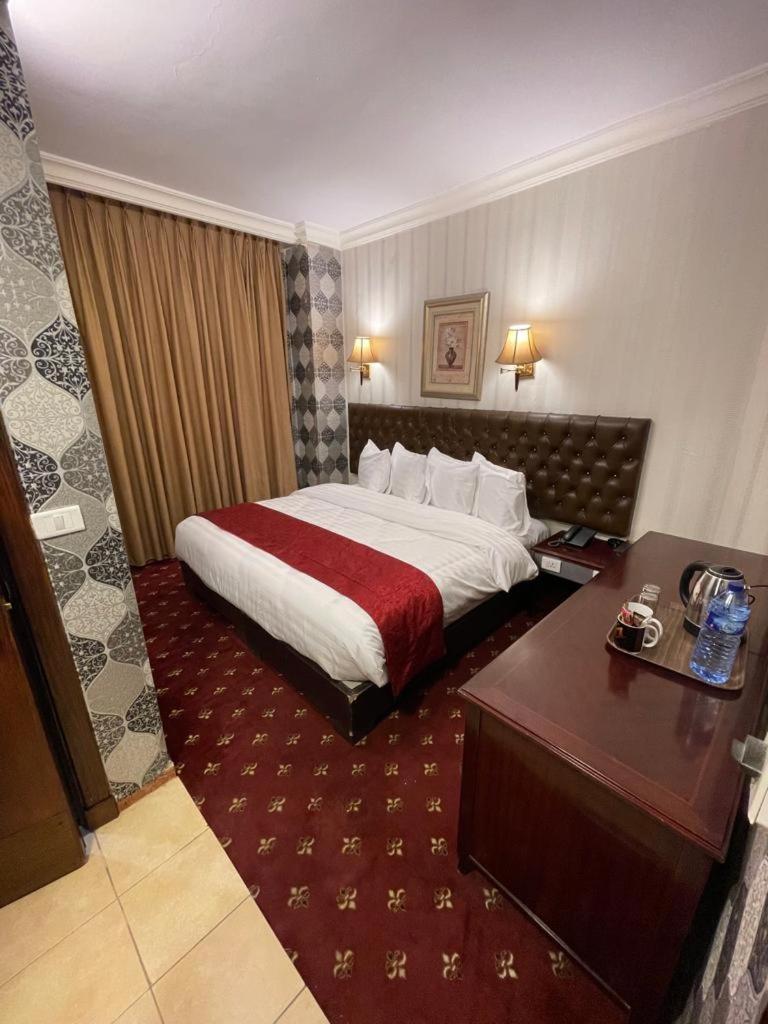 Madison Hotel Amman Bagian luar foto