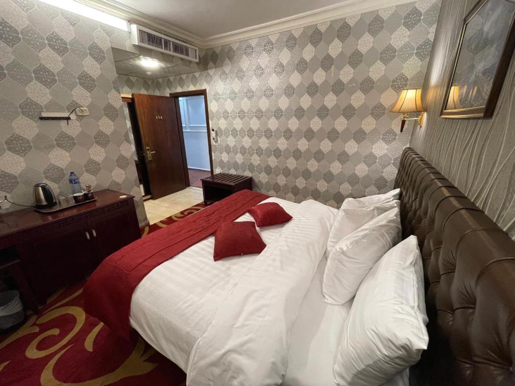 Madison Hotel Amman Bagian luar foto